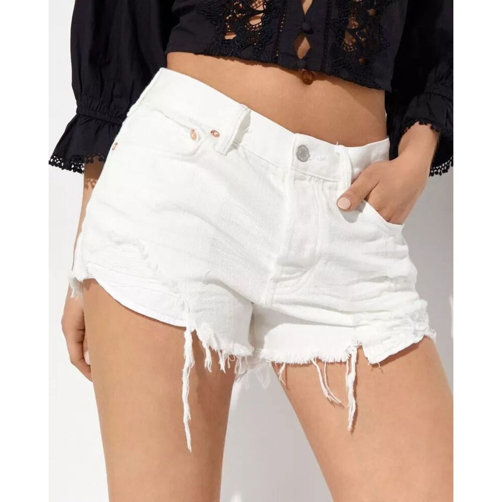 We The Free White Denim Cutoff Shorts Size 30 Raw Hem Distressed High Rise‎